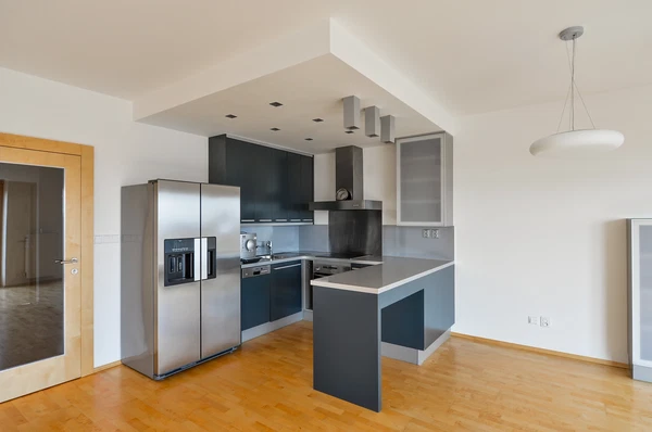 Na Hřebenech II, Podolí - Prague 4 | Rent, Apartment, Three-bedroom (4+kk), 131 m²