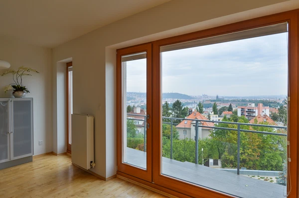 Na Hřebenech II, Podolí - Prague 4 | Rent, Apartment, Three-bedroom (4+kk), 131 m²