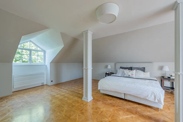 Pod Viaduktem, Stodůlky - Prague 5 | Sale, House, Five-bedroom (6+kk)