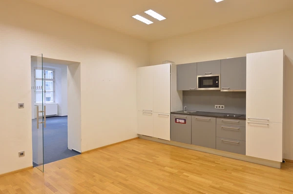 Česká, Brno - střed - Brno | Rent, Office building, 593 m²