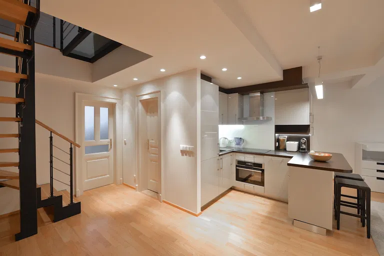 V Lesíčku, Smíchov - Praha 5 | Pronájem, Byt, 2+kk, 98 m²