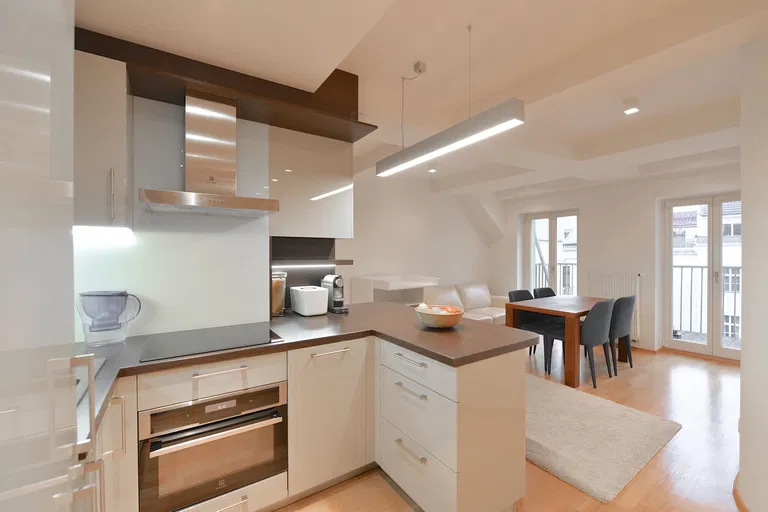 V Lesíčku, Smíchov - Praha 5 | Pronájem, Byt, 2+kk, 98 m²