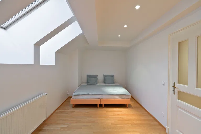 V Lesíčku, Smíchov - Praha 5 | Pronájem, Byt, 2+kk, 98 m²