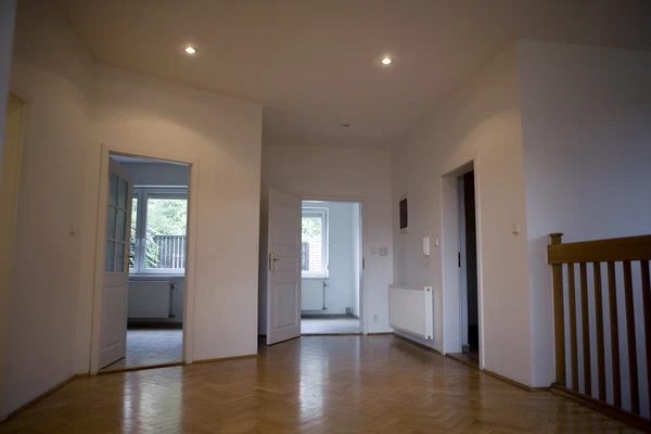 Podbělohorská, Smíchov - Prague 5 | Rent, House, Six-bedroom (7+kk)