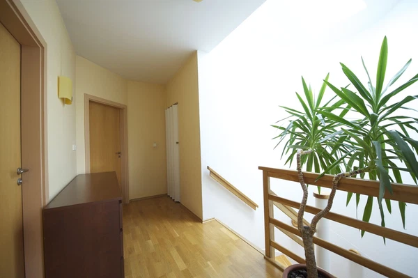 K Zahrádkám, Stodůlky - Prague 5 | Rent, House, Three-bedroom (4+kk)