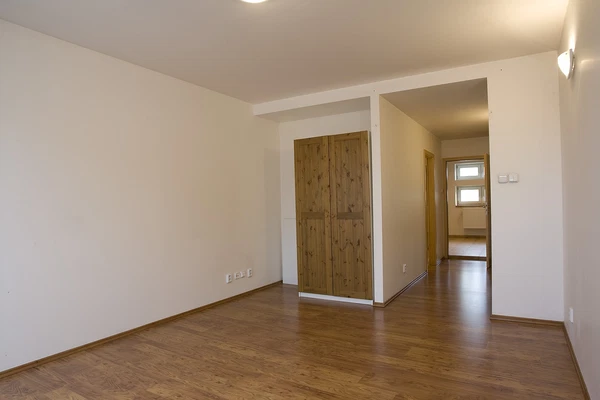 Na Břehu, Vysočany - Prague 9 | Sale, Apartment, One-bedroom (2+1), 79 m²