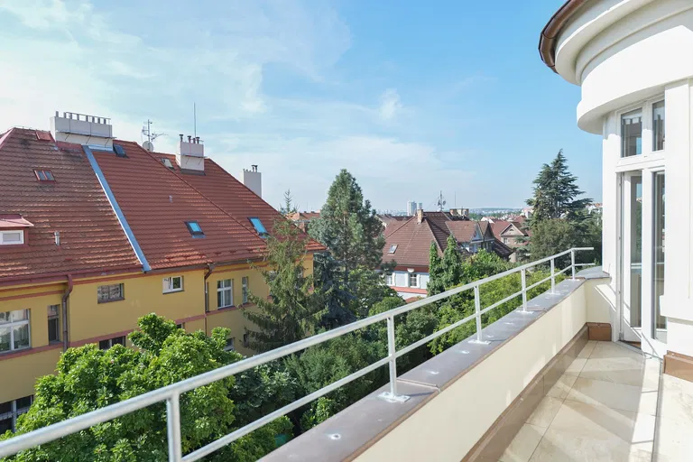 Hradešínská, Vinohrady - Praha 10 | Prenájom, Byt, 4-izbový, 130 m²