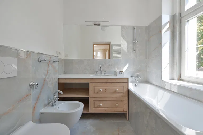 Hradešínská, Vinohrady - Praha 10 | Prenájom, Byt, 4-izbový, 130 m²