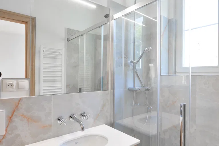 Hradešínská, Vinohrady - Praha 10 | Prenájom, Byt, 4-izbový, 130 m²