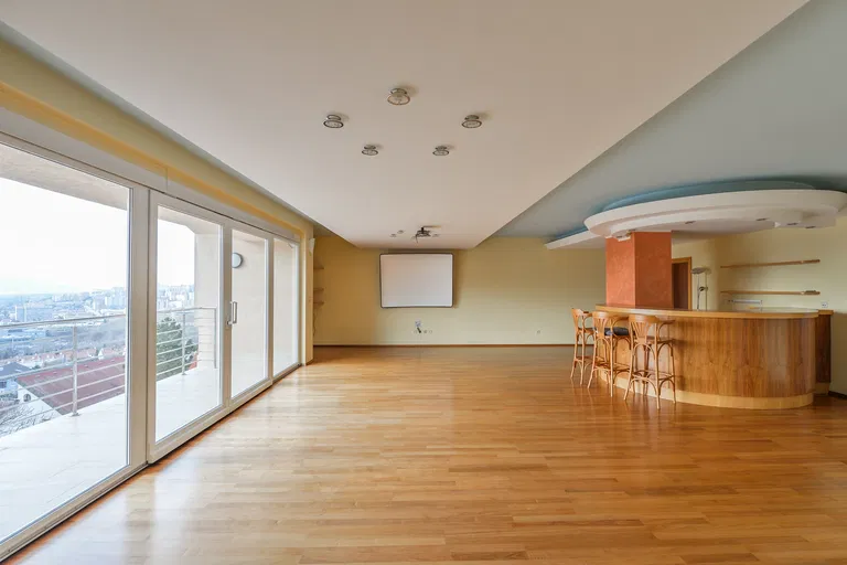 Hrebendova, Staré Mesto - Bratislava I | Rent, House, Four-bedroom (5+kk), 630 m²