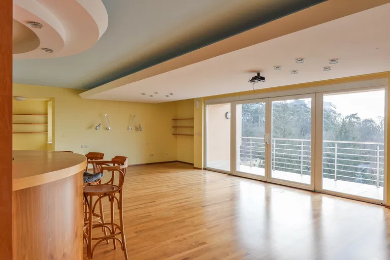 Hrebendova, Staré Mesto - Bratislava I | Rent, House, Four-bedroom (5+kk), 630 m²