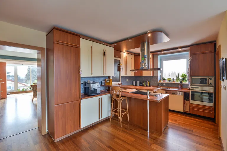 Hrebendova, Staré Mesto - Bratislava I | Rent, House, Four-bedroom (5+kk), 630 m²
