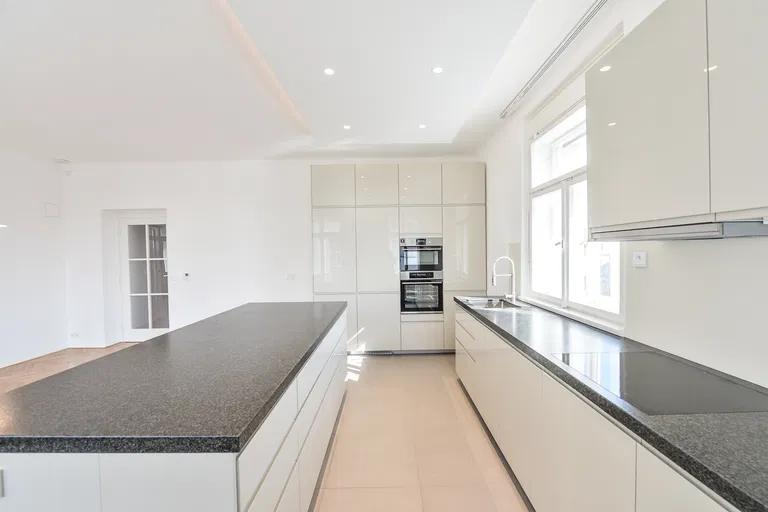 Šárecká, Dejvice - Praha 6 | Prenájom, Byt, 3-izbový, 107 m²