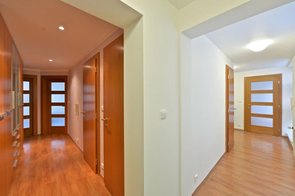 Slávy Horníka, Košíře - Prague 5 | Rent, Apartment, Three-bedroom (4+kk), 130 m²