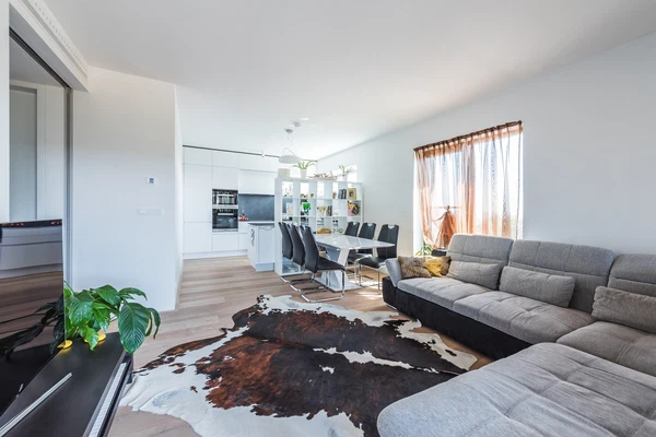 U Laboratoře, Střešovice - Prague 6 | Rent, Apartment, Three-bedroom (4+kk), 97 m²