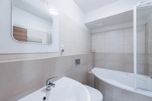 Modrého, Hloubětín - Prague 9 | Sale, Apartment, Three-bedroom (4+kk), 144 m²