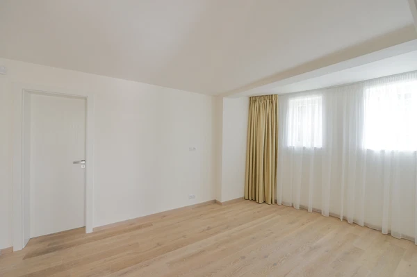 Štursova, Bubeneč - Prague 6 | Rent, Apartment, Three-bedroom (4+kk), 135 m²