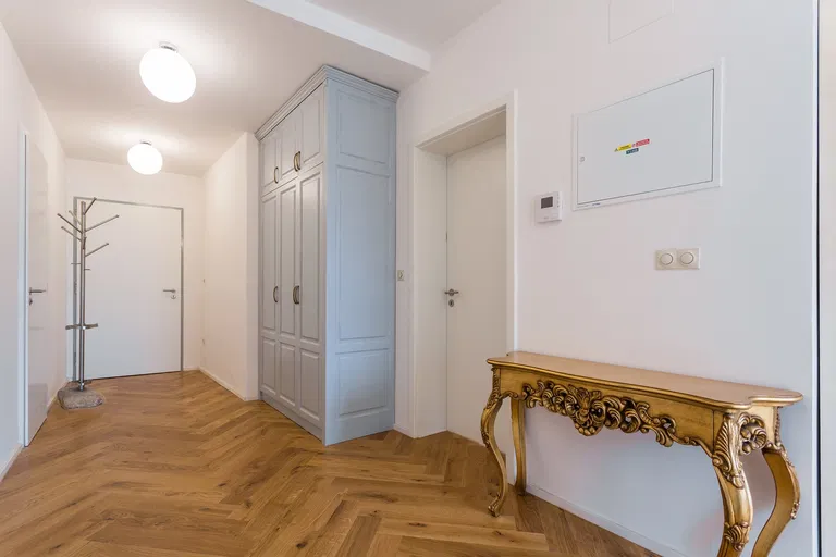Wenzigova, Vinohrady - Prague 2 | Sale, Apartment, Two-bedroom (3+kk), 145 m²
