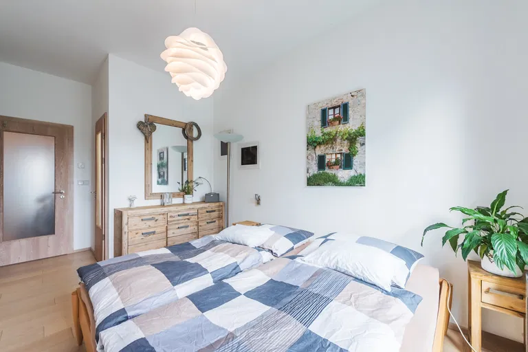 Desenská, Střížkov - Prague 9 | Sale, Apartment, Two-bedroom (3+kk), 187 m²