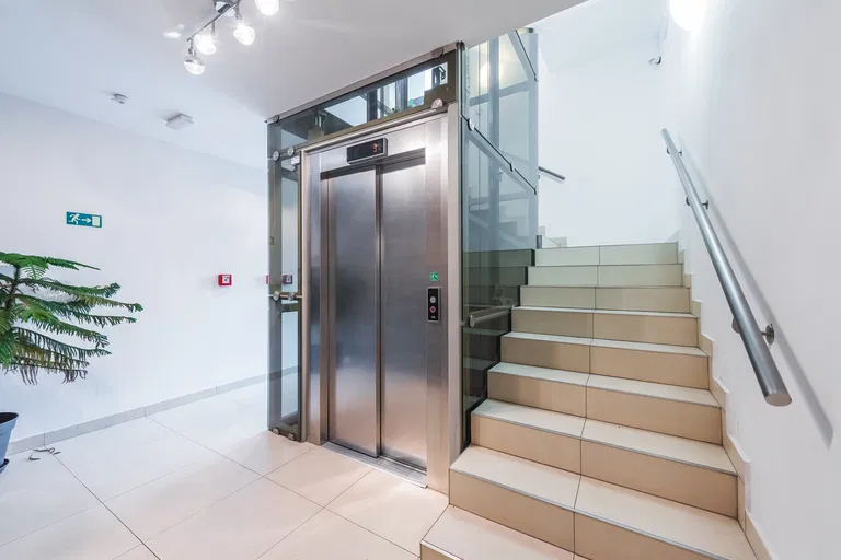 Desenská, Střížkov - Prague 9 | Sale, Apartment, Two-bedroom (3+kk), 187 m²
