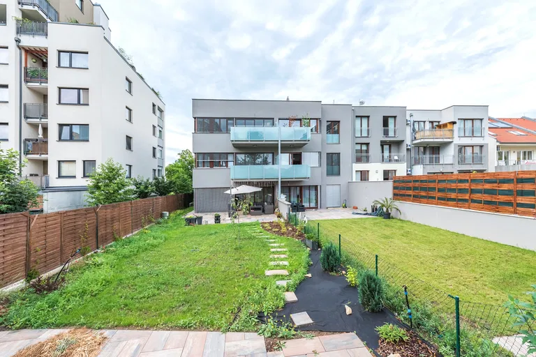 Desenská, Střížkov - Prague 9 | Sale, Apartment, Two-bedroom (3+kk), 187 m²