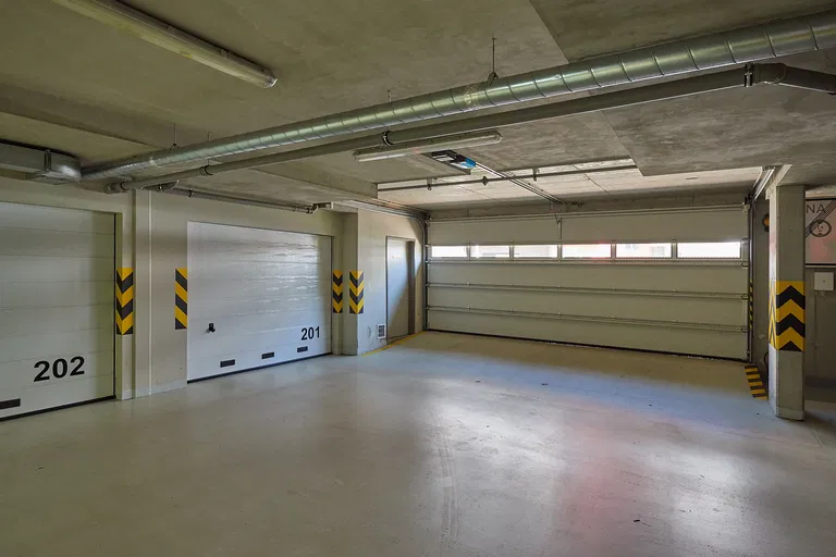 U Dívčích hradů, Radlice - Prague 5 | Sale, Apartment, Four-bedroom (5+kk), 348 m²