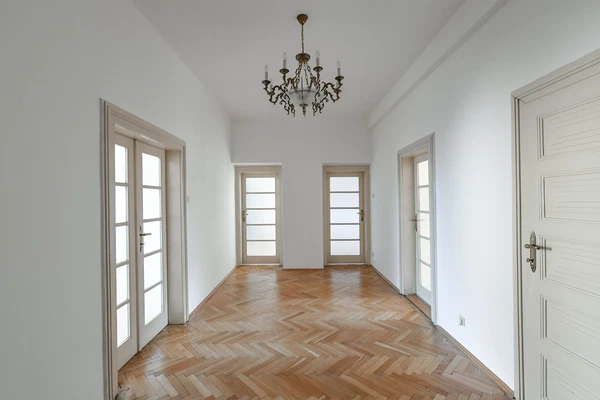 Bubenečská, Bubeneč - Prague 6 | Rent, Apartment, Three-bedroom (4+1), 157 m²