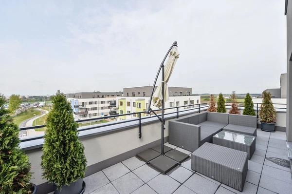 K Beranovu, Dolní Chabry - Prague 8 | Rent, Apartment, Three-bedroom (4+kk), 94 m²