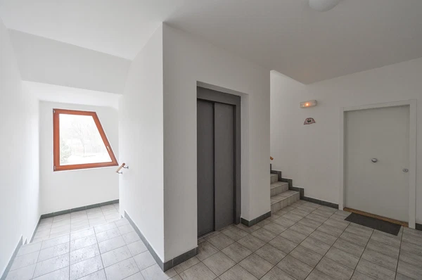 Podvinný mlýn, Libeň - Praha 9 | Pronájem, Byt, 2+kk, 48 m²