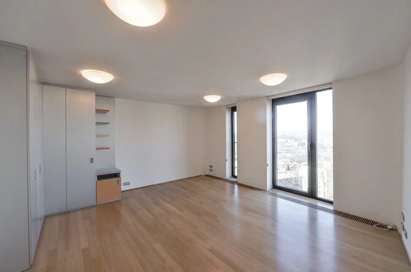 Nad Cementárnou, Podolí - Prague 4 | Rent, Apartment, Three-bedroom (4+kk), 191 m²