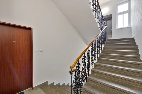 Ovenecká, Holešovice - Prague 7 | Rent, Apartment, One-bedroom (2+kk), 40 m²