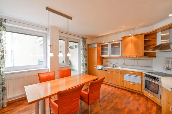 V Kapslovně, Žižkov - Prague 3 | Rent, Apartment, Four-bedroom (5+1), 148 m²