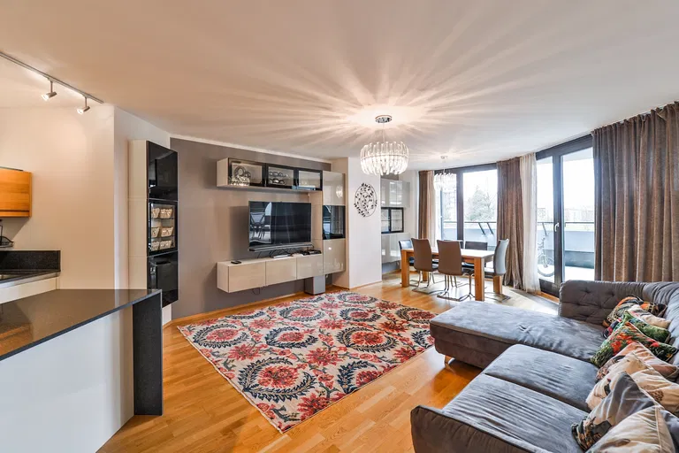 Ke Kapslovně, Žižkov - Prague 3 | Rent, Apartment, Three-bedroom (4+kk), 198 m²