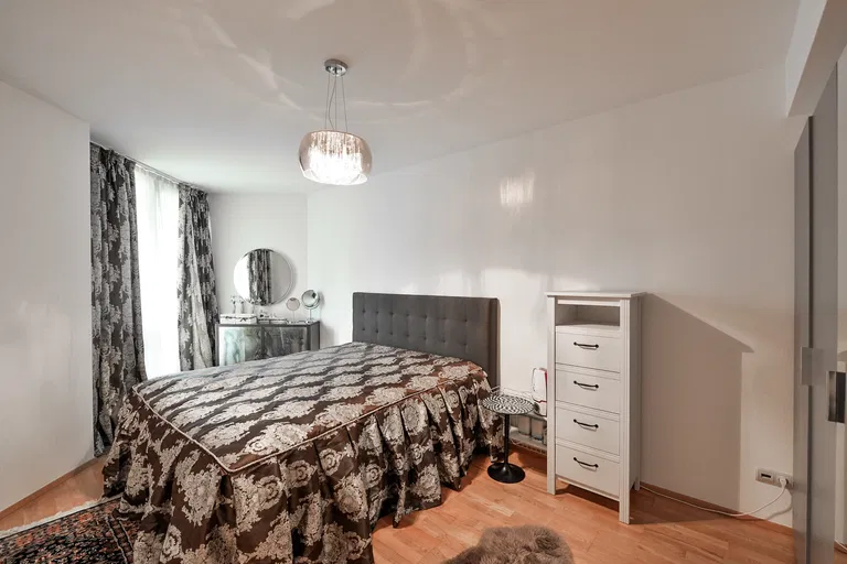 Ke Kapslovně, Žižkov - Prague 3 | Rent, Apartment, Three-bedroom (4+kk), 198 m²