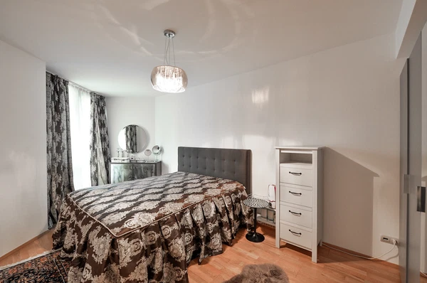 Ke Kapslovně, Žižkov - Prague 3 | Rent, Apartment, Three-bedroom (4+kk), 122 m²