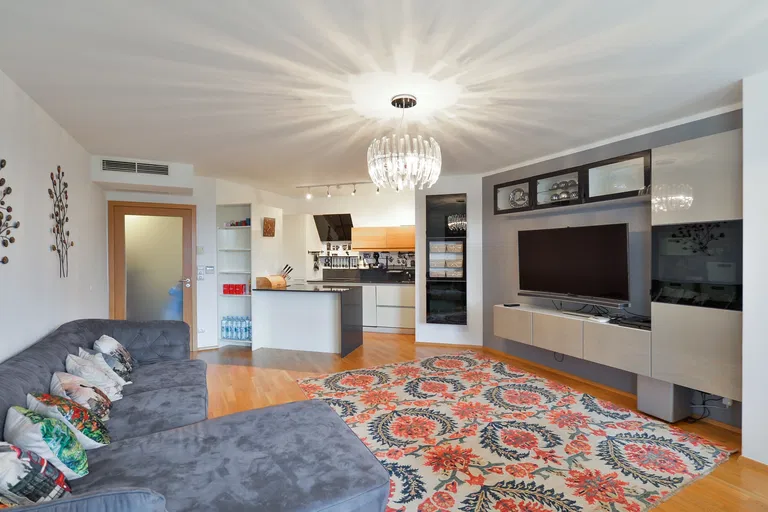 Ke Kapslovně, Žižkov - Prague 3 | Rent, Apartment, Three-bedroom (4+kk), 198 m²