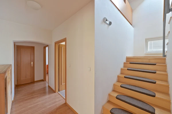 Za Mototechnou, Stodůlky - Prague 5 | Rent, House, Five-bedroom (6+1)