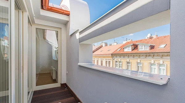 Charkovská, Vršovice - Prague 10 | Rent, Apartment, Three-bedroom (4+kk), 111 m²