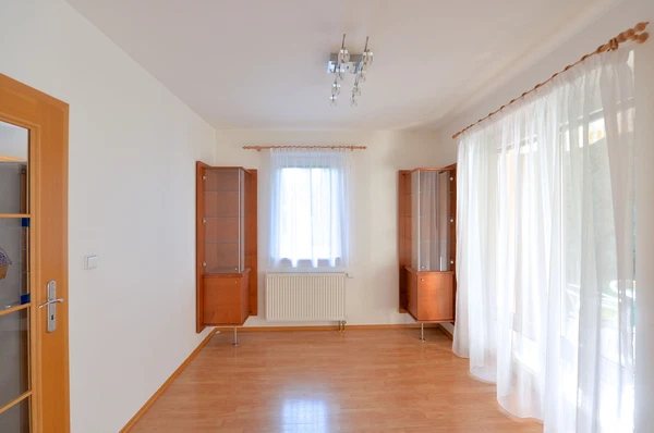 Za Mototechnou, Stodůlky - Prague 5 | Rent, House, Five-bedroom (6+1)