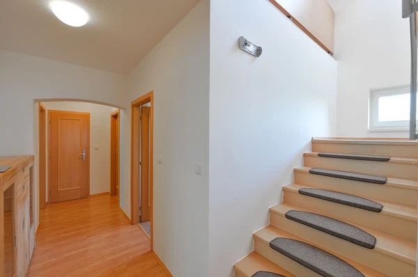 Za Mototechnou, Stodůlky - Prague 5 | Rent, House, Five-bedroom (6+1)