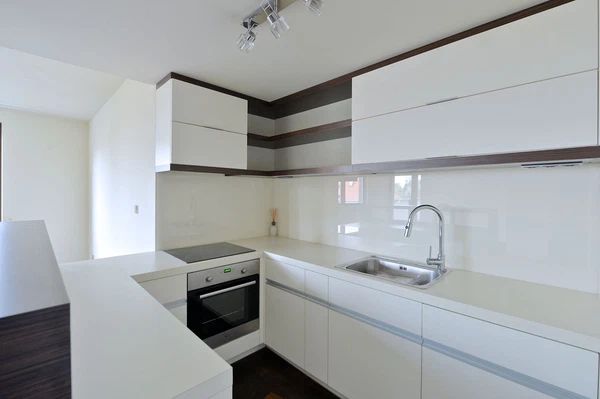 Služská, Kobylisy - Praha 8 | Pronájem, Byt, 4+1, 104 m²