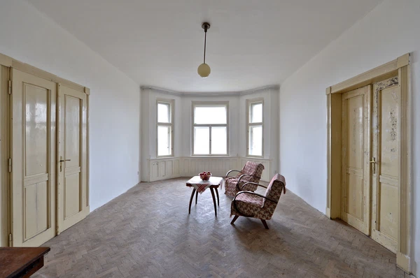 U Nesypky, Smíchov - Prague 5 | Sale, Apartment building, Nine-bedroom (10+1)