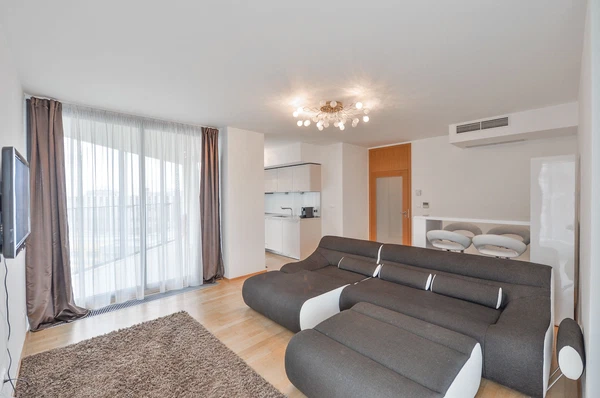 Pitterova, Žižkov - Praha 3 | Pronájem, Byt, 2+kk, 66 m²