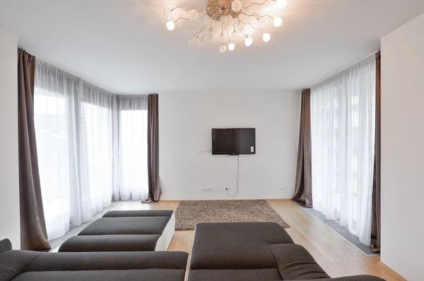 Pitterova, Žižkov - Praha 3 | Pronájem, Byt, 2+kk, 66 m²