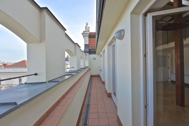Újezd, Malá Strana - Prague 1 | Rent, Apartment, Three-bedroom (4+1), 282 m²