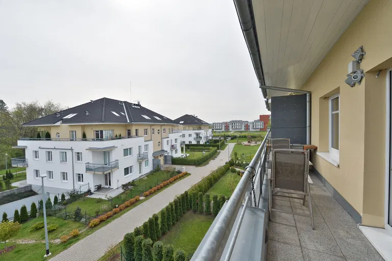 Žampionová, Pitkovice - Praha 10 | Pronájem, Byt, 5+kk, 180 m²