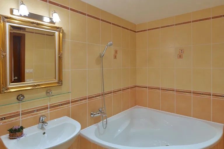 Žampionová, Pitkovice - Praha 10 | Pronájem, Byt, 5+kk, 180 m²