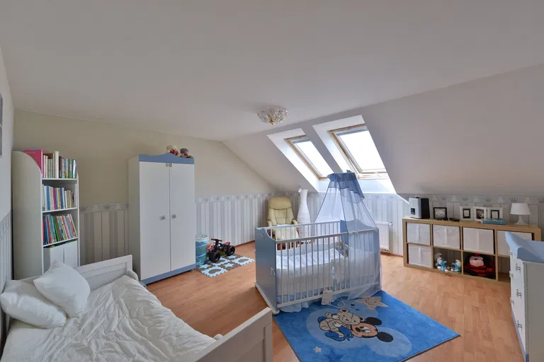Žampionová, Pitkovice - Praha 10 | Pronájem, Byt, 5+kk, 180 m²