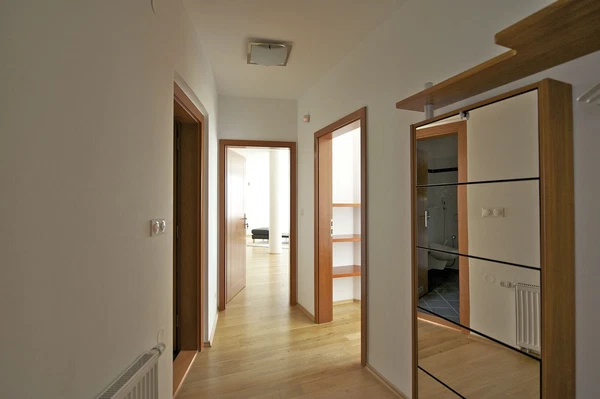 Všehrdova, Malá Strana - Prague 1 | Rent, Apartment, One-bedroom (2+kk), 84 m²