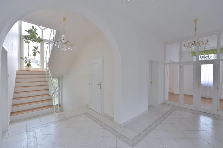 Nový Zlíchov, Smíchov - Prague 5 | Rent, House, Six-bedroom (7+1), 363 m²
